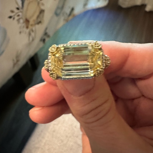 Judith Ripka canary yellow cocktail ring Size 8 - Picture 7 of 7